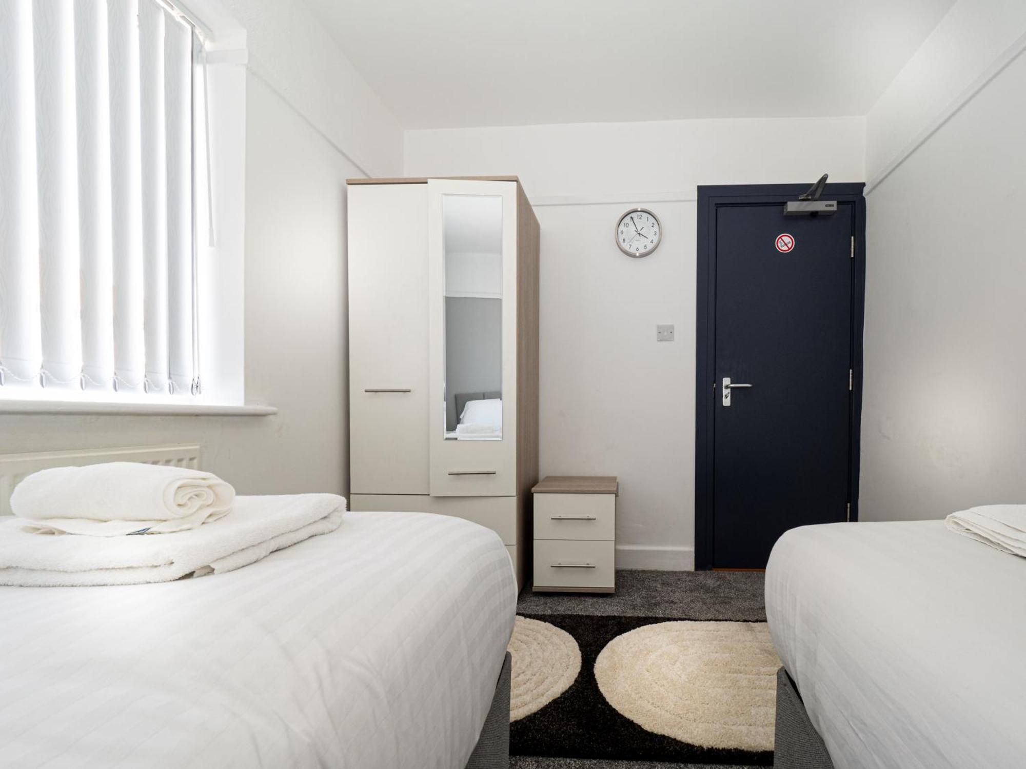 3Br Haven Retreat In Wallasey With Free Street Parking Exterior photo